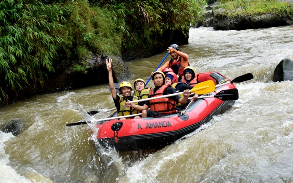 Persiapan Penting Sebelum Mengikuti Rafting untuk Pemula
